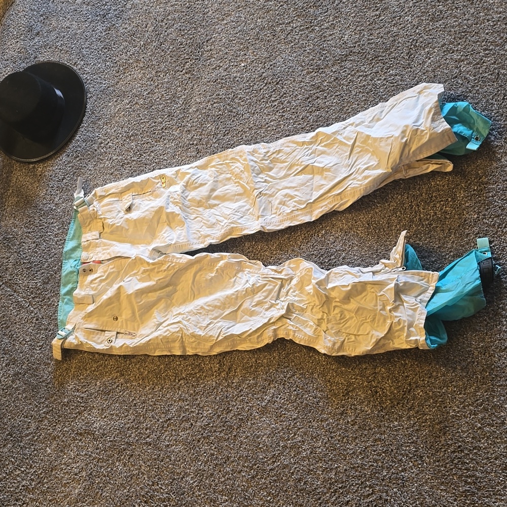 White medium snowboard pants